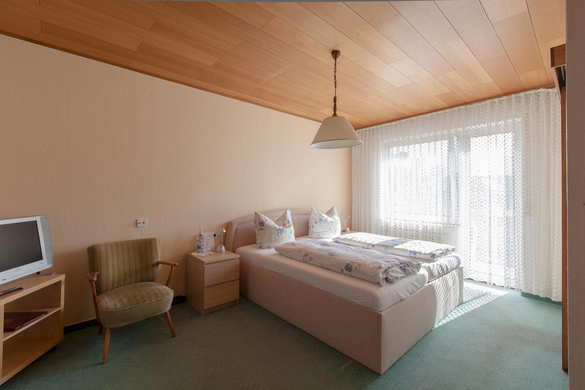 Hotel & Restaurant Krone 케스터트 외부 사진