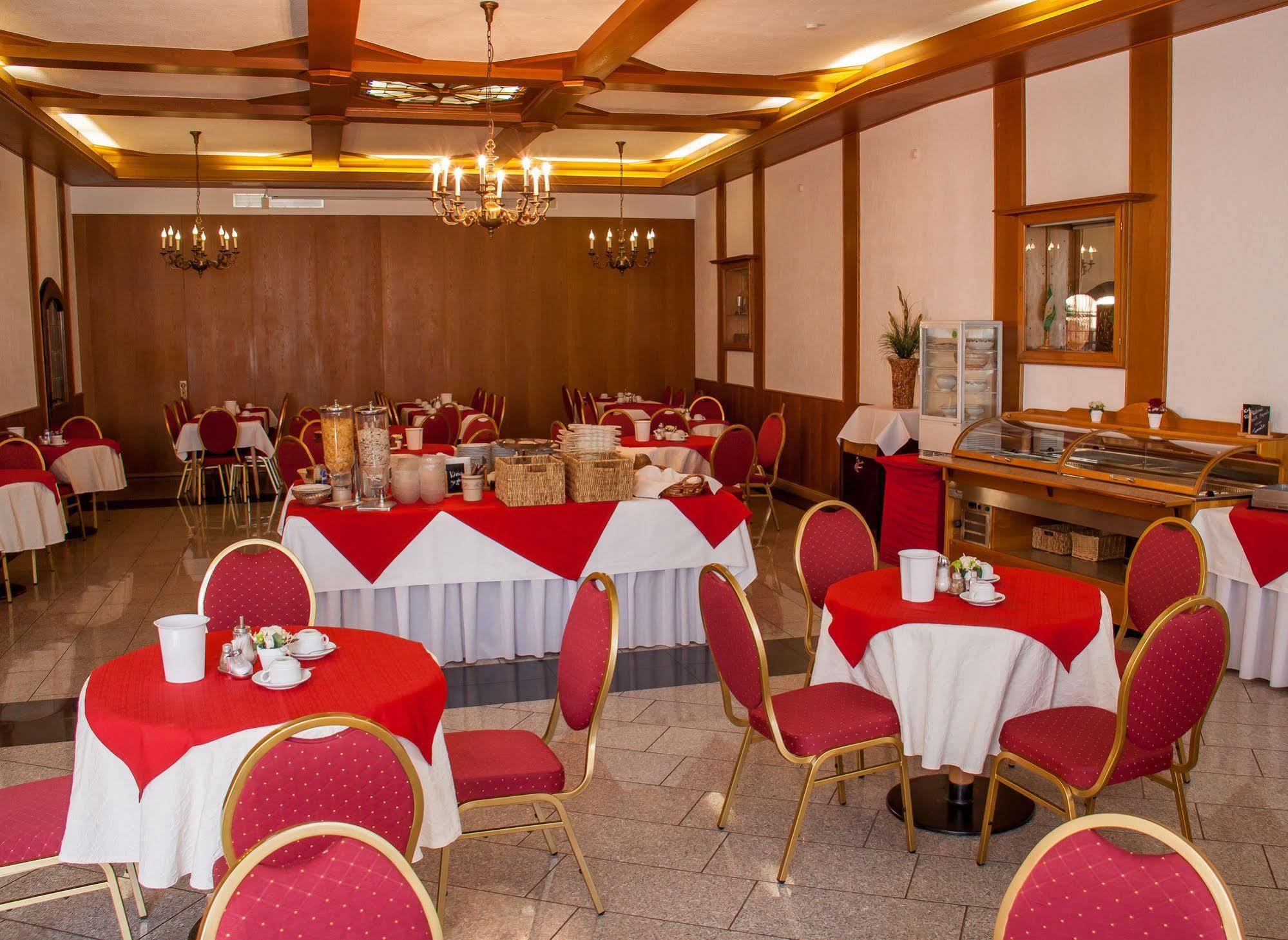 Hotel & Restaurant Krone 케스터트 외부 사진